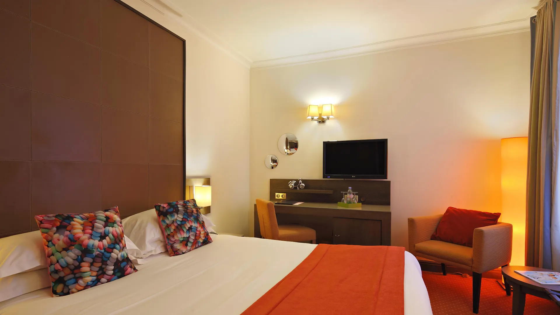 **** Hotel Hôtel Westside Arc de Triomphe Paris France